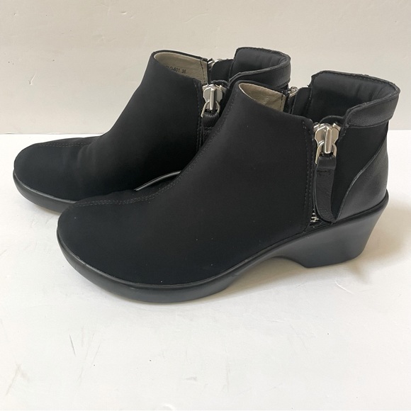 Alegria Sloan Zip Wedge Stretch Ankle Boot Size 6-6.5/EU 36 - Picture 1 of 16
